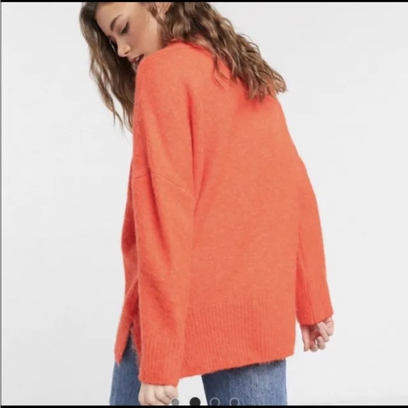 Topshop Red Oversize Cozy Long Sleeve V Neck Stretch
Pullover Sweater - Picture 5 of 13